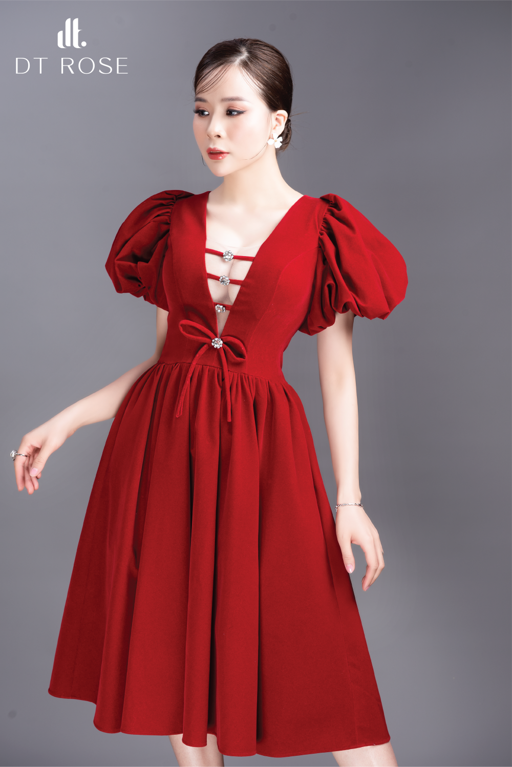 10 mẫu váy đỏ rất sang chứ không hề chóe của các shop thời trang Việt